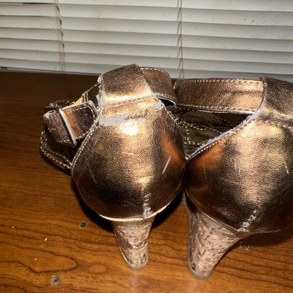 Jennifer Lopez Women’s Bronze Heeled Sandals Size 8 - Picture 6 of 10